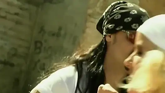 Sıcak Pamela Sert Seks Yapıyor