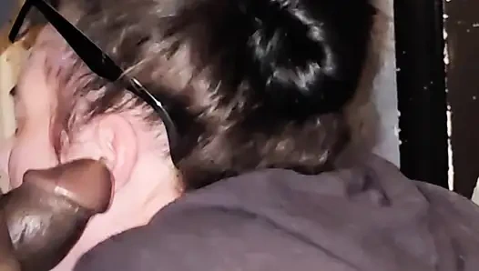 Pembe parıltılı tırnaklı üvey anne için süper sakso ve büyük boşalma