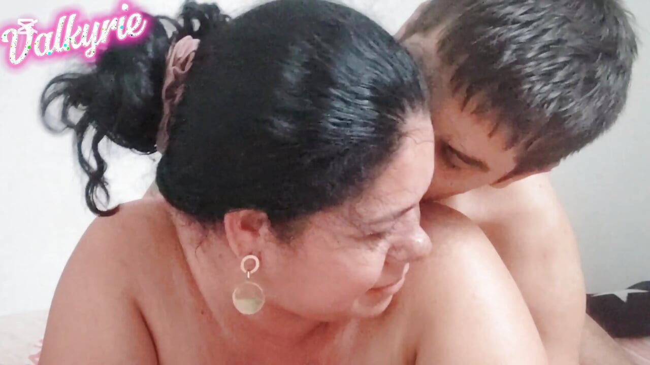 Valkyrie'nin derleme oral seksi, gırtlağına kadar alma ve anal seks