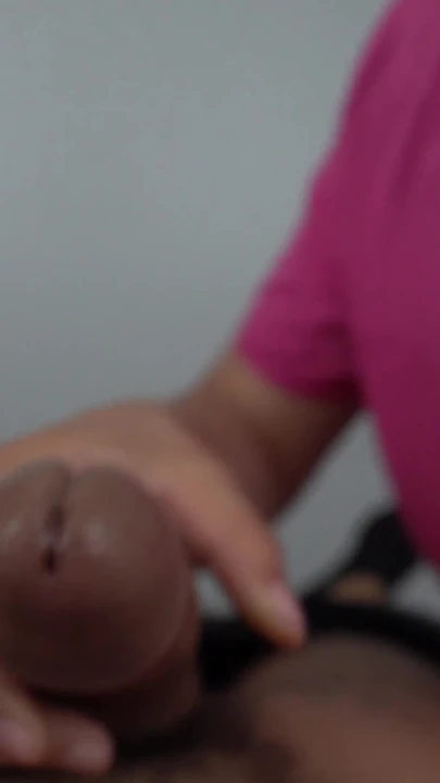 Seksi hemşireler Acacia ve Denea sırayla sert yarağımı emiyor