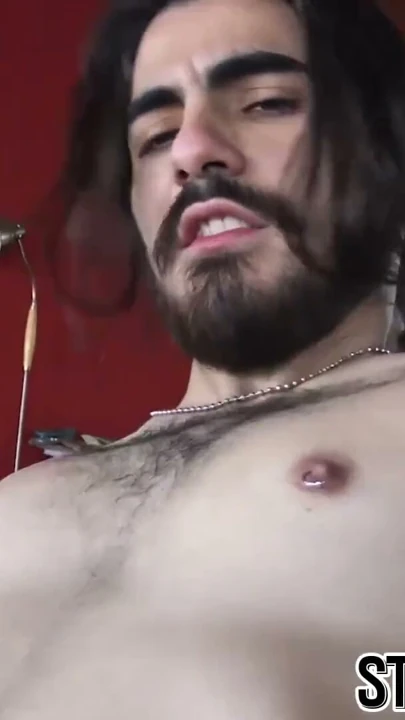 Sakallı Hetero Amatör POV'da Çiğ Sik İçin Eğiliyor | Klip 1