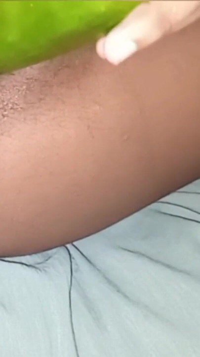Sri Lanakan seksi kız en iyi salatalık ile amını sikiyor | Klip 2
