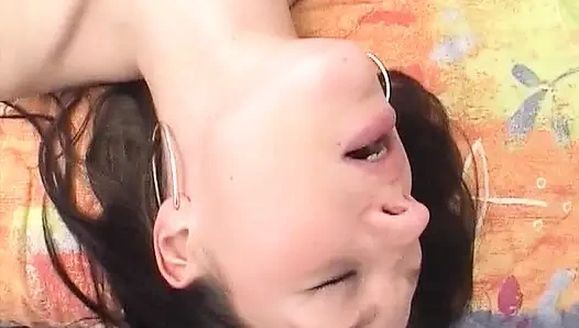 Fransa'dan iki çarpıcı lezbiyen hatun eğleniyor