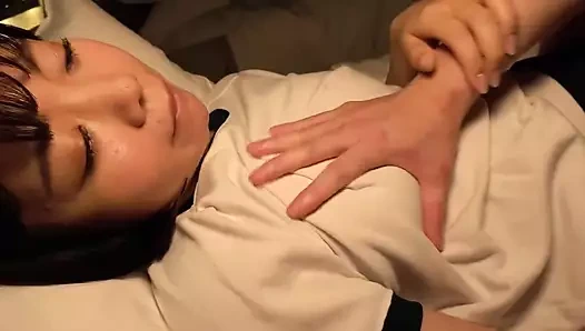 Büyük göğüslere sahip çok minyon kız yaşlı adamla deneme yapmayı seviyor bölüm 3