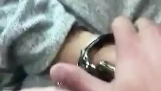 minyon karısı kelepçeli