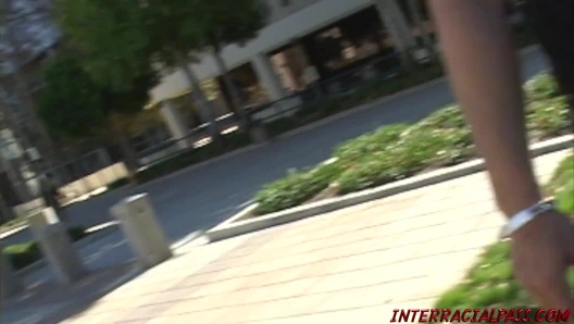 Dik milf sürülmüş tarafından büyük siyah çük