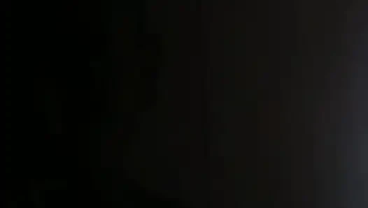 Dişlerimi fırçalıyorum