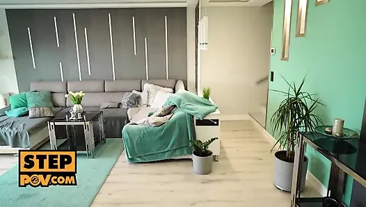 Bakış açısı.  Elena Lux şimdi onu sikmeni istiyor
