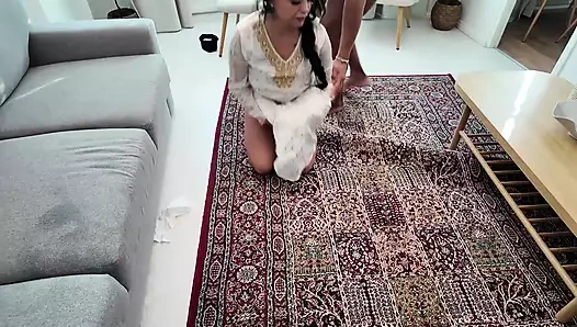 Arap karısı büyük bir siyah horoz tarafından becerdin alır