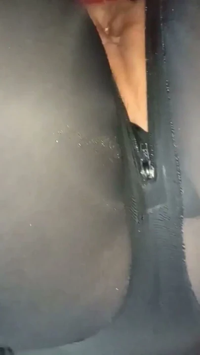 POV: Bel korsesi giyen kalın hatlı BBW, köpek pozisyonunda ince belini ve kocaman kıçını sergiliyor | Klip 1