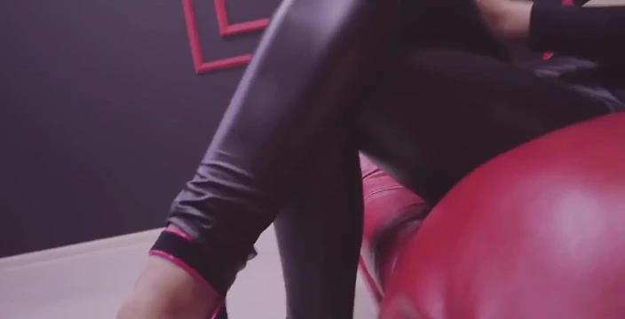 Beautiful Goddess'ın videosu
