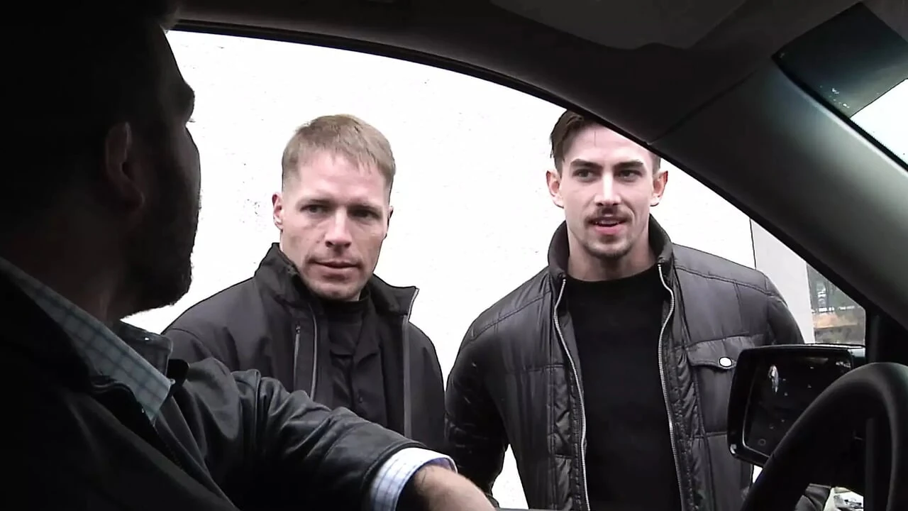 Đàn ông - người đàn ông đã kết hôn Colby Jansen đón chàng trai jack hunter yêu thích của mình để đụ nhanh trong xe hơi của anh ấy