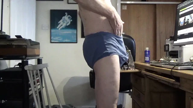 Özel Gösteri - Striptiz, Dildo Emme Ve Boşalma