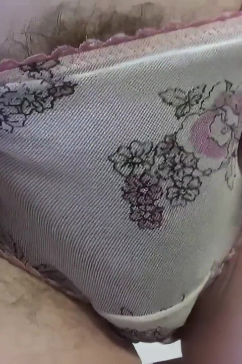Saç her yerde! Çılgın kıllı ateşli kıllı kız Sol Claire