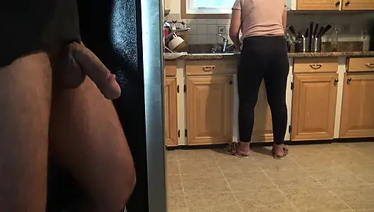 Üvey annem neredeyse beni mastürbasyon yaparken ve büyük götüne boşalırken yakalıyor