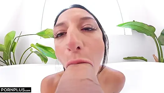 Tüm video için göz teması (pov)