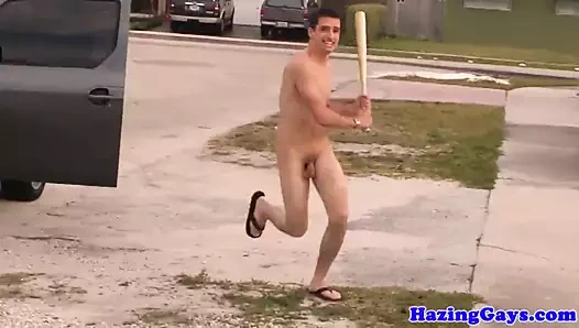 gay amatör hazed açık havada tarafından kardeşlik