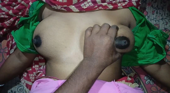 Arkadaşımın büyük memeli kız arkadaşını dışarı çıktığında sert siktim