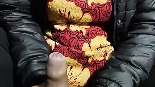 Deshibhabhi üvey oğlunun mastürbasyonu tamamen masti kiya mere lund ke sath