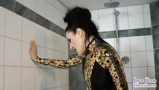 Arsız bir amcığı sikiyor