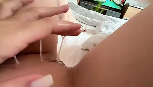 Kadın bakış açısı okuldan önce amına mastürbasyon yapıyor! Gerçek kadın orgazmı