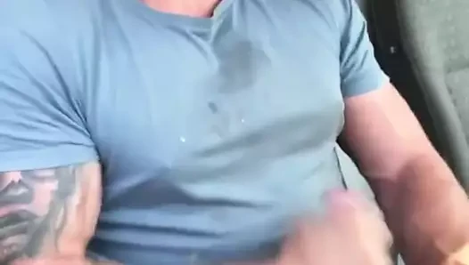 Uygun İngiliz chav delikanlı boşalan içinde onun minibüs