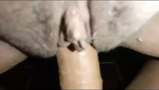 Ateşli çocuk Sofia Mirza'nın göt deliğiyle eğleniyor. göt parmaklama