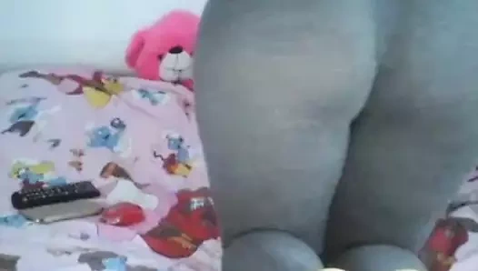 Çok güzel Doğu Avrupa kız 2 tür tozluk yapar