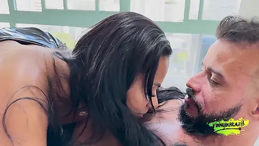 Esmerin Poposunu Kırdım
