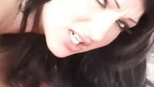 Çarpıcı esmer güzel Rachel Luv ünlü yapımcının gelecekteki sapıklığında rol almak istiyor