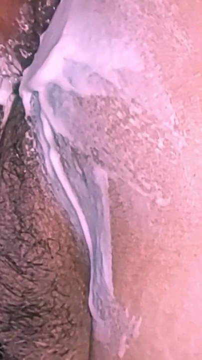 Kız arkadaşımın amını ve götünü tıraş ediyorum | Klip 1