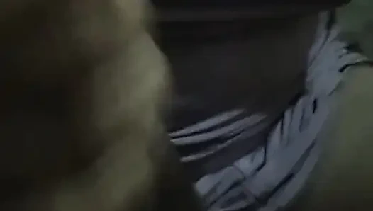 Angel aldatmak için komşularını baştan çıkarmaya çalışıyor