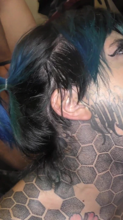 Dövmeli hatunlar uzun emmeye ve gırtlağına kadar almaya hazır