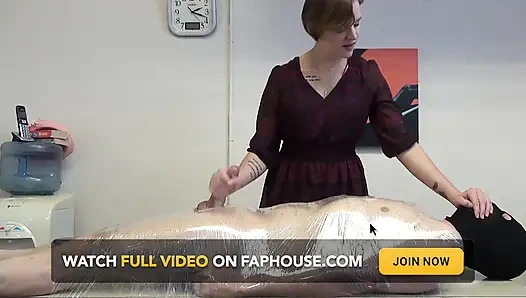 Otoriter megan megan coxx ile birlikte