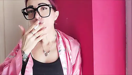 Ben şehvetli bir şekilde sigara içerken benimle mola ver