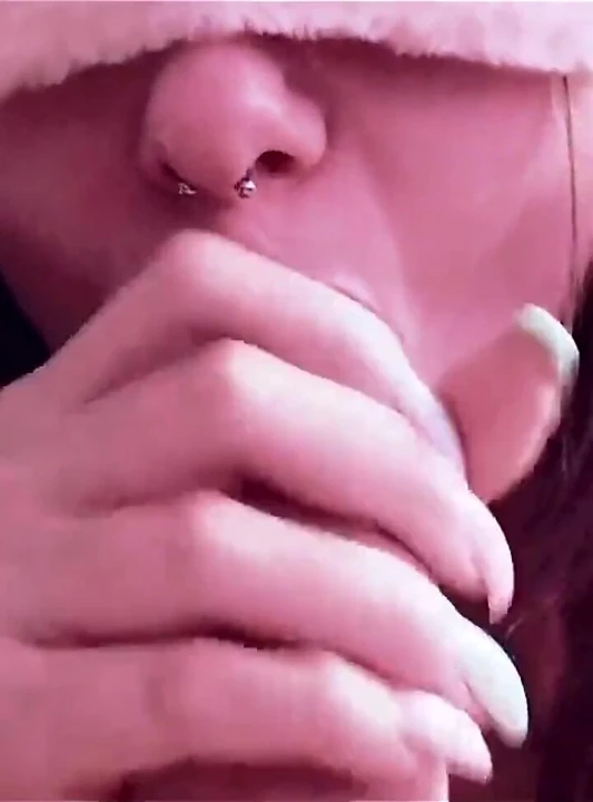 Sevimli kız krem şantili oral seks yakın çekim