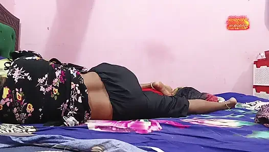 Baldızımı sakinleştiriyorum. Baldızım kucak yastığıyla sikişiyormuş. Net Ses