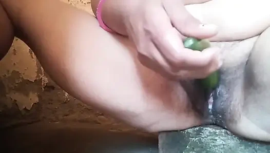 Seksi ateşli bebek orgazm için amını parmaklıyor