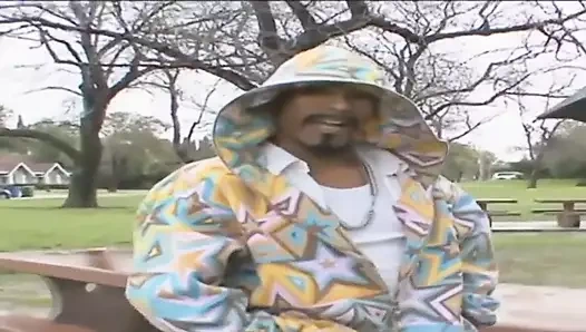 Angel Cummings azgın bir evli kadın