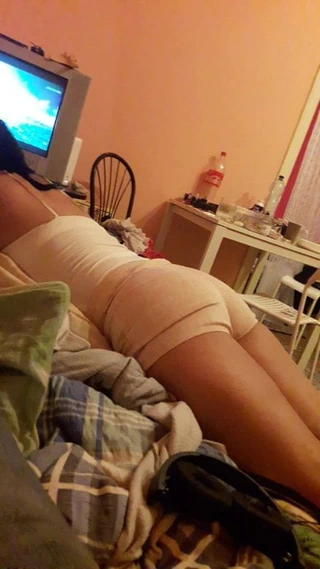 Bu kız orospuya benziyor