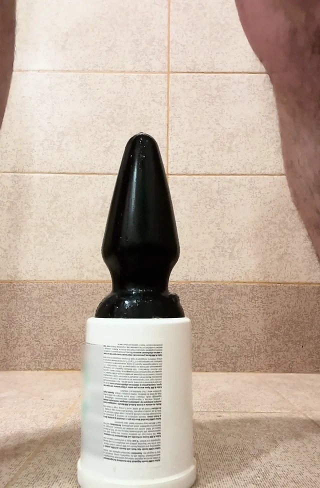 Büyük göt tıkacı sikişiyor ıslak anal delik genişletme 10 mm apadravya yarak