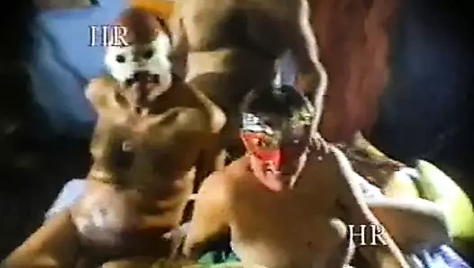 Erotismo reklam alta gerginliği vol 2'de amatör eş değiştirme sahnesi