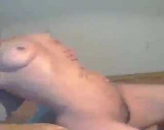 güzel kız gösteren