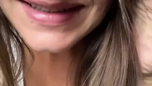 Küçük çük aşağılama. sana gülüyorum minik şımarık yarak