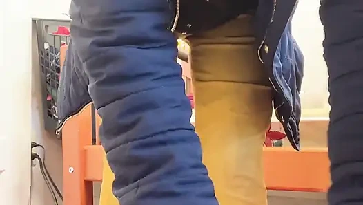 Hana Çişini Yapıyor Çünkü Bunu Kaldıramıyor