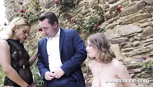 Cherry Kiss ve Alice Wayne inanılmaz bir üçlü seks sahnesi sunuyor