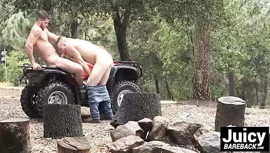 Açık eyersiz seks için ashton mckay sonra bir atv binmek