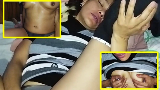 Ateşli amatör evli kadın lezzetli sikişiyor
