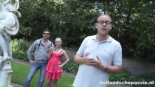 Esmee herkesin içinde sikiliyor