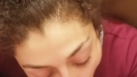 Evli kadın kayıp iddia yüzünden komşusuna yarak emiyor